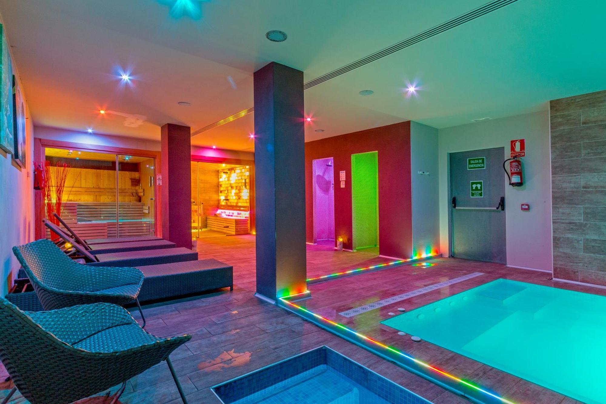Nura & Hotell