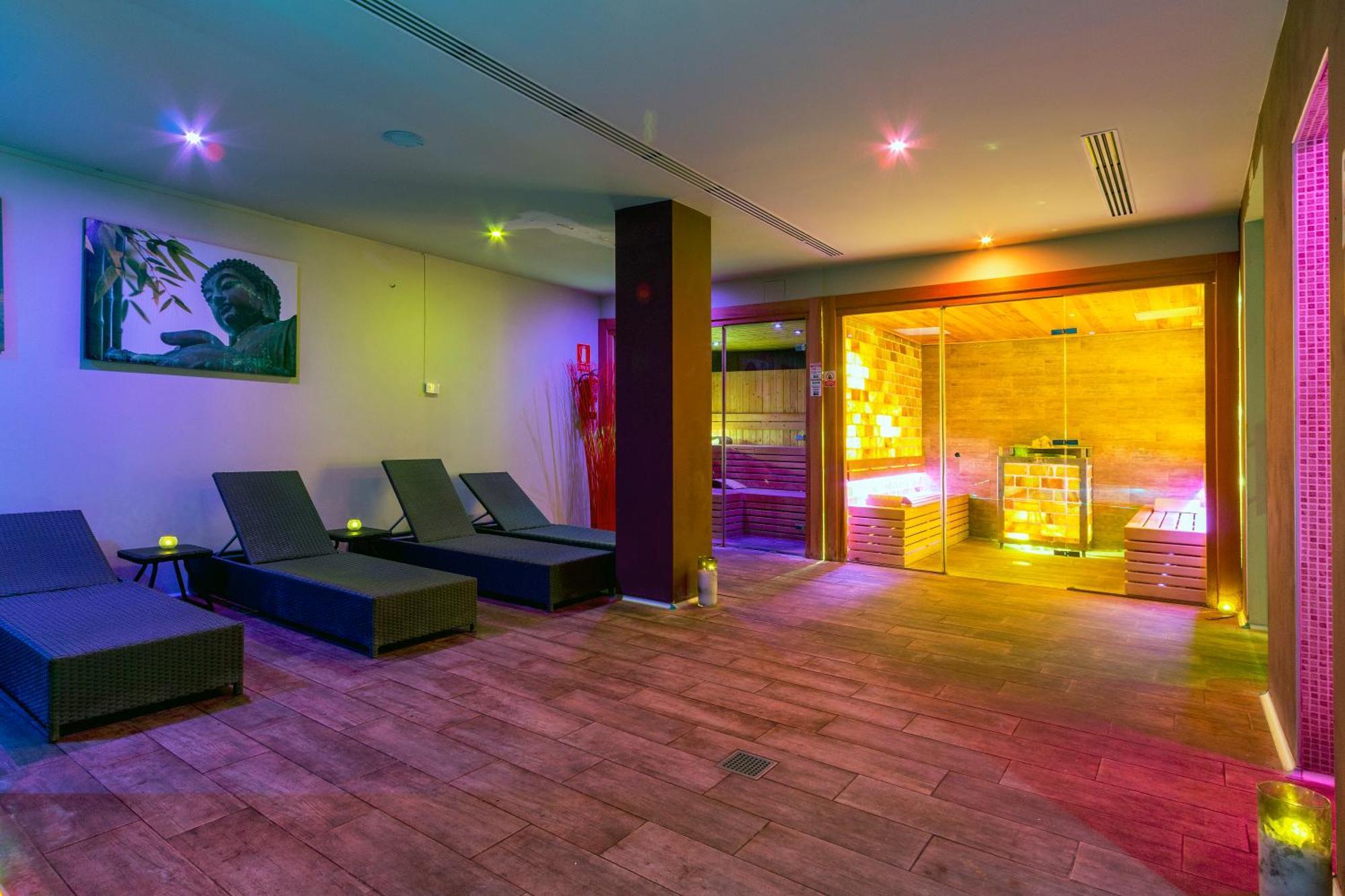 Nura & Hotell Santa Ponsa