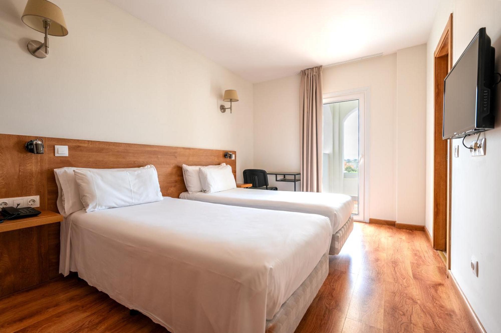 Hotell Nura & 4*